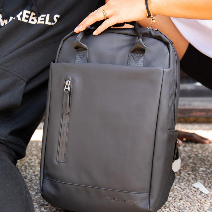 New Rebels Laptoprugzak 51.1293 Miami Zwart 00 New Rebels Laptoprugzak 51.1293 Miami Zwart 00