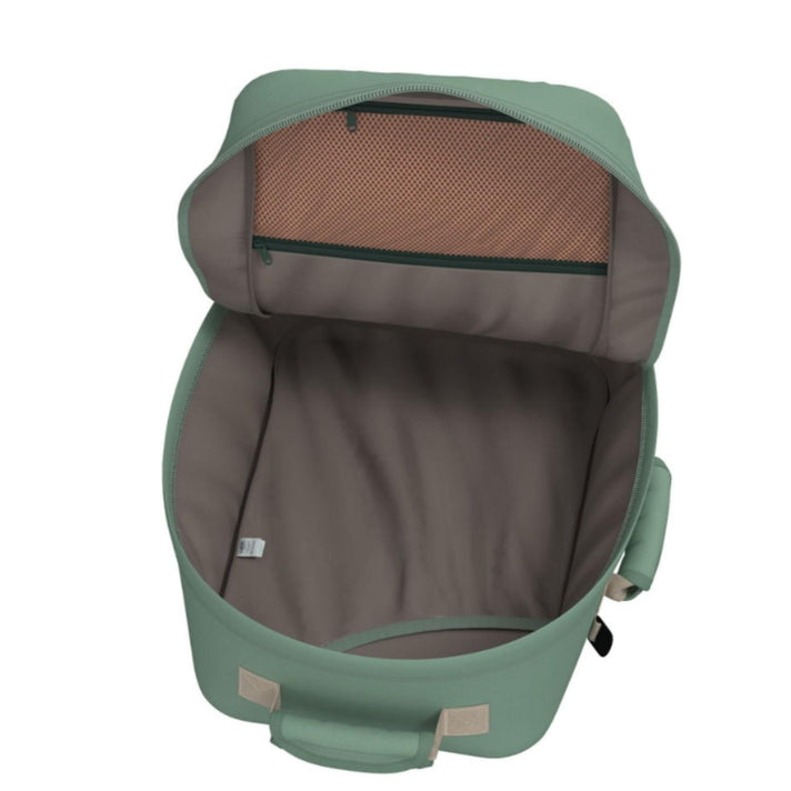 Cabin Zero Reistas CZ17 Class 36 ltr Sage Forest 2401 Cabin Zero Reistas CZ17 Class 36 ltr Sage Forest 2401