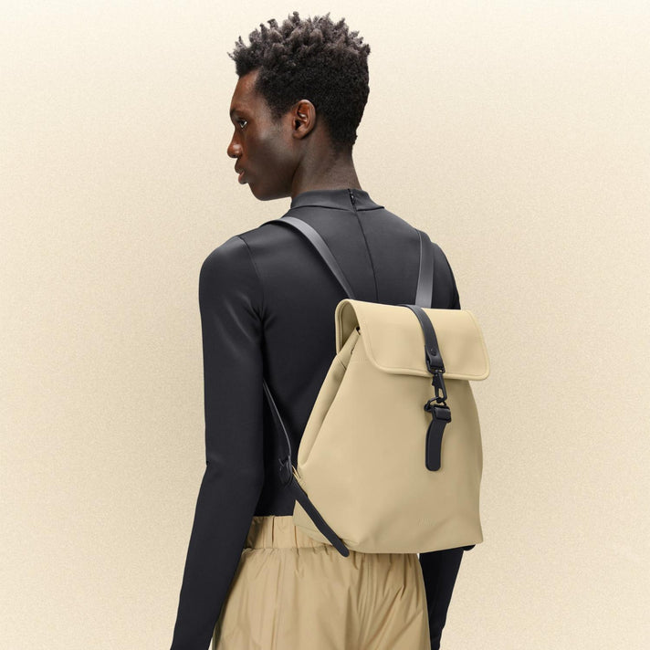 Rains Rugzak 13040 Bucket Backpack 24 Sand Rains Rugzak 13040 Bucket Backpack 24 Sand