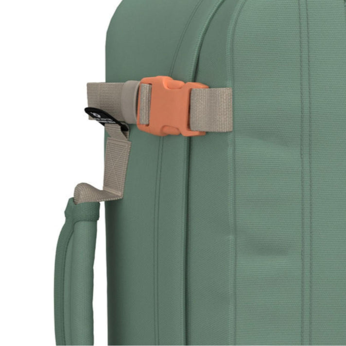 Cabin Zero Reistas CZ17 Class 36 ltr Sage Forest 2401 Cabin Zero Reistas CZ17 Class 36 ltr Sage Forest 2401