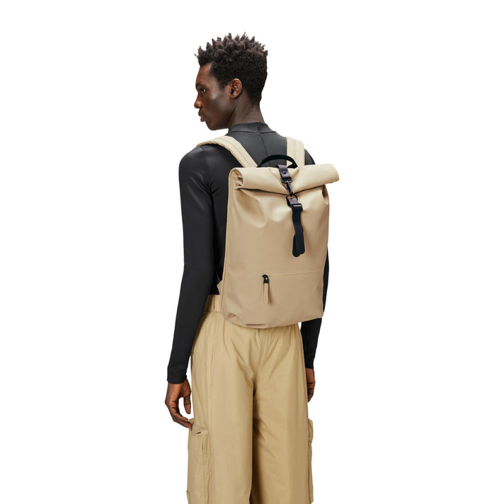 Rains Rugzak 13320 Rolltop Rucksack Sand 24 Rains Rugzak 13320 Rolltop Rucksack Sand 24
