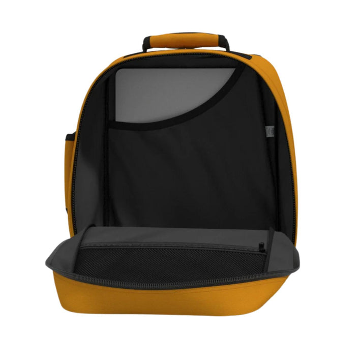 Cabin Zero Reistas CZ08 Mini 28Ltr Orange Chill 1309 Cabin Zero Reistas CZ08 Mini 28Ltr Orange Chill 1309