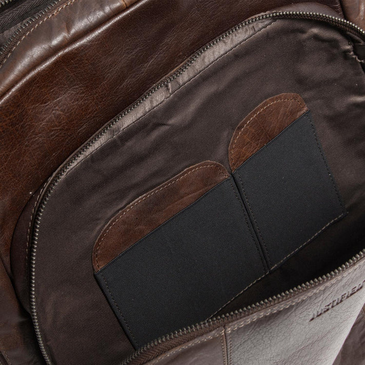 Justified Laptoprugzak 17.1018 Everest Brown 01 Justified Laptoprugzak 17.1018 Everest Brown 01