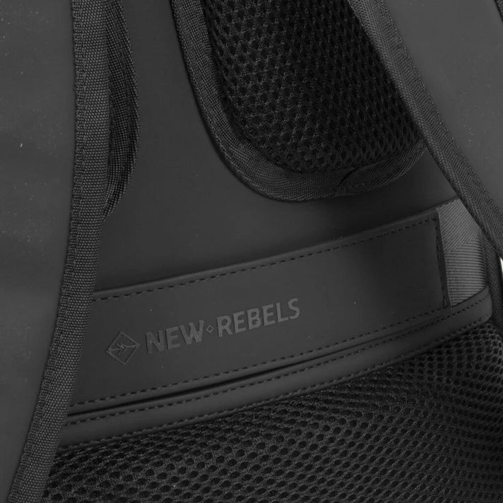 New Rebels Laptoprugzak 51.1315 Milwaukee Black 00 New Rebels Laptoprugzak 51.1315 Milwaukee Black 00