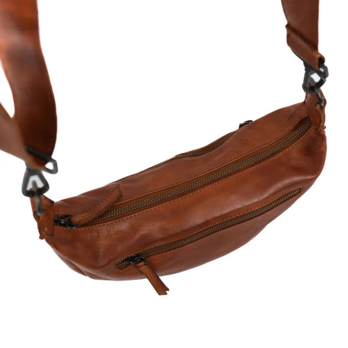 Bear Design Crossbody CL44895 Clara Cognac Bear Design Crossbody CL44895 Cognac