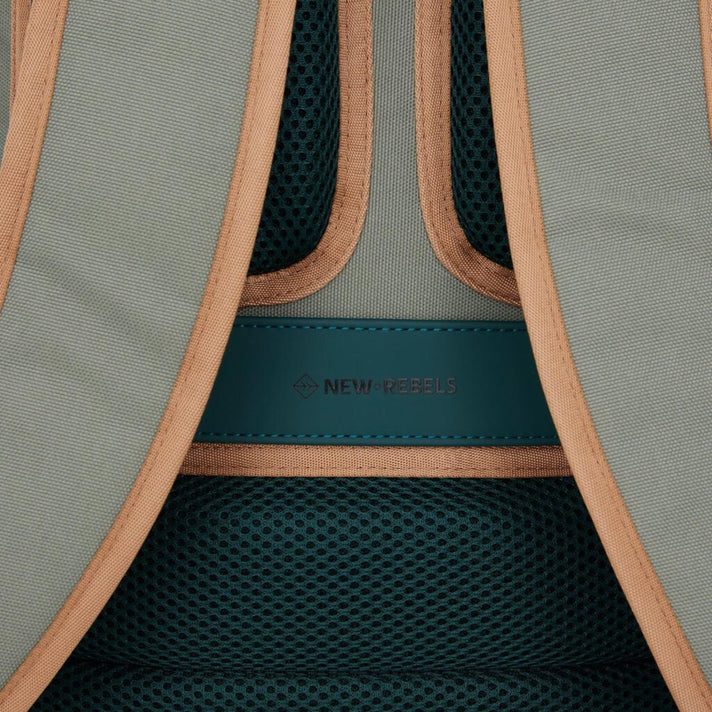 New Rebels Laptoprugzak 51.1504 Milwaukee Petrol 75 New Rebels Laptoprugzak 51.1504 Milwaukee Petrol 75