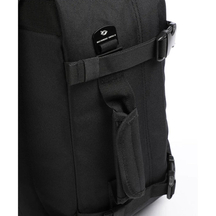 Cabin Zero Rugzak CZ33 28 Ltr Classic Tech Absolute Black 1201 Cabin Zero Rugzak CZ33 28 Ltr Classic Tech Absolute Black 1201