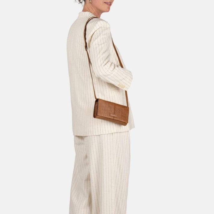 Burkely Phone bag 1000859 Cool Colbie 24 Cognac Burkely Phone bag 1000859 Cool Colbie 24 Cognac