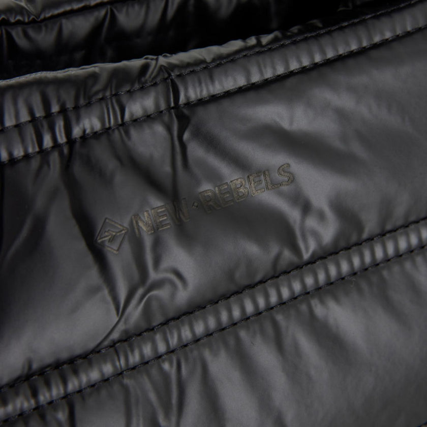 New Rebels Shopper 31.1207 Goldsboro Puff Black 00