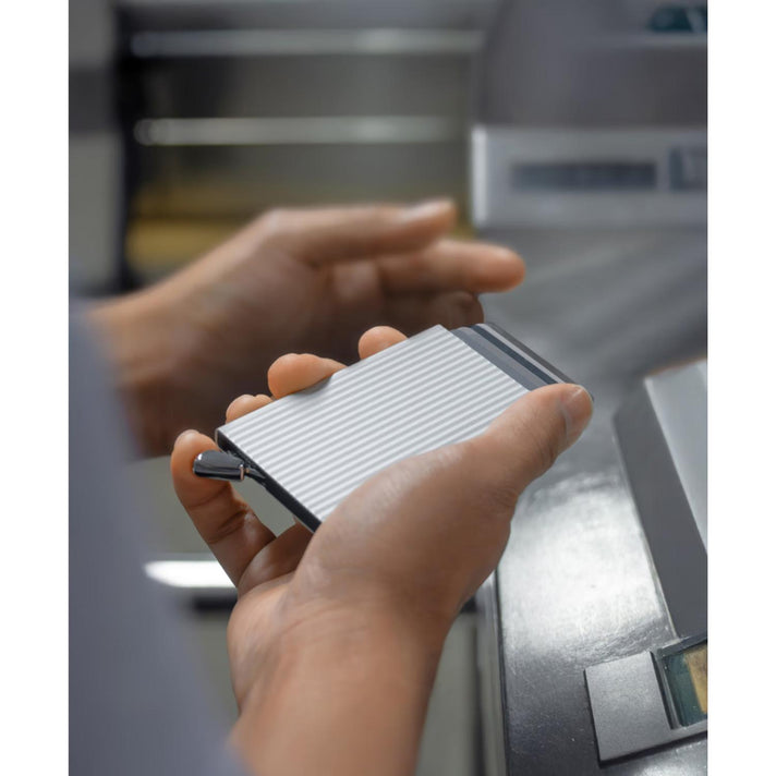 Secrid Pasjeshouder Cardprotector Fluted Silver + Secrid Pasjeshouder Cardprotector Fluted Silver +