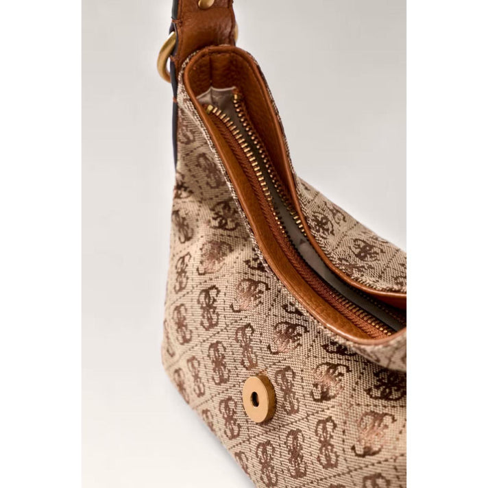 Guess Tas JJ930872 Camden Mini Latte Logo Cognac Guess Tas JJ930872 Camden Mini Latte Logo Cognac