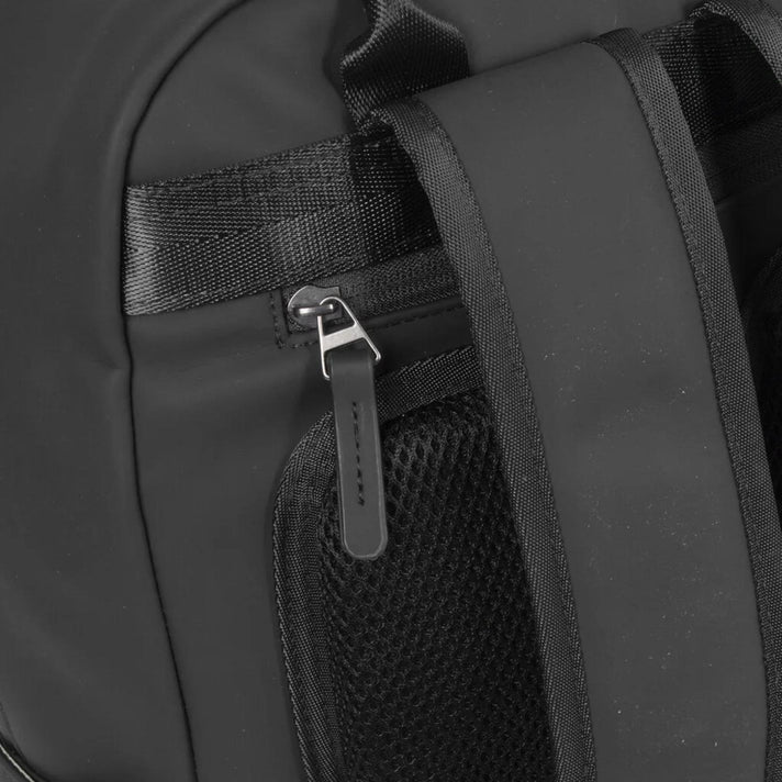 New Rebels Laptoprugzak 51.1315 Milwaukee Black 00 New Rebels Laptoprugzak 51.1315 Milwaukee Black 00