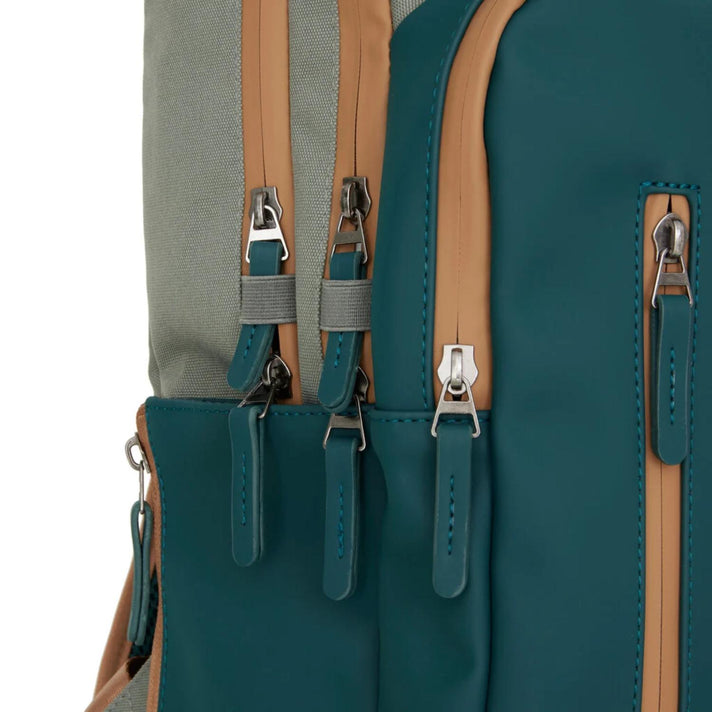 New Rebels Laptoprugzak 51.1504 Milwaukee Petrol 75 New Rebels Laptoprugzak 51.1504 Milwaukee Petrol 75