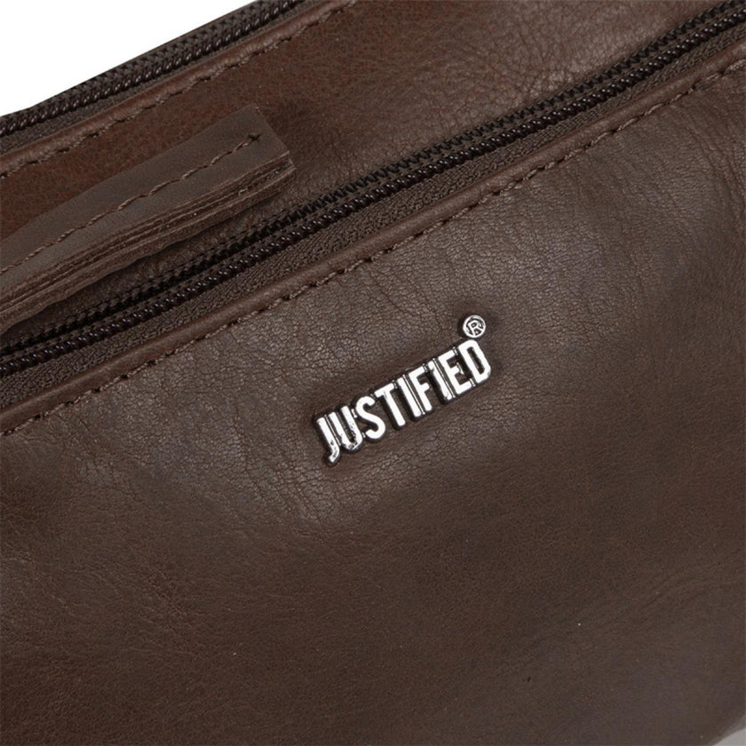 Justified Tas 12.1308 Nynke Brown 01