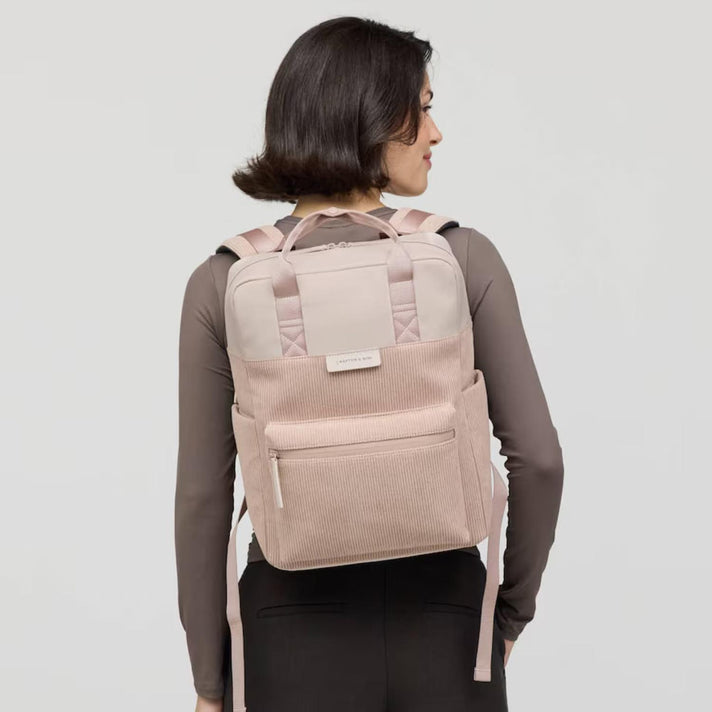 Kapten & Son Laptop Rugzak Bergen Pro Cord Rose Clay Corduroy Kapten & Son Laptop Rugzak Bergen Pro Cord Rose Clay Corduroy