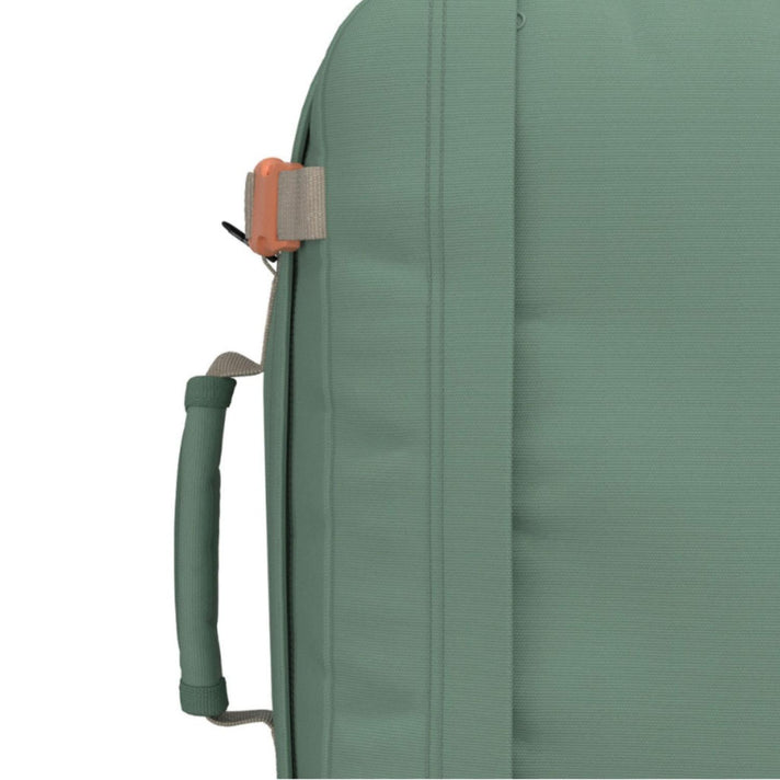 Cabin Zero Reistas CZ17 Class 36 ltr Sage Forest 2401 Cabin Zero Reistas CZ17 Class 36 ltr Sage Forest 2401