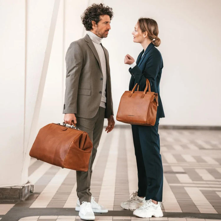 Chesterfield Reistas C20.0043 Corfu 31 Cognac Chesterfield Reistas C20.0043 Corfu 31 Cognac