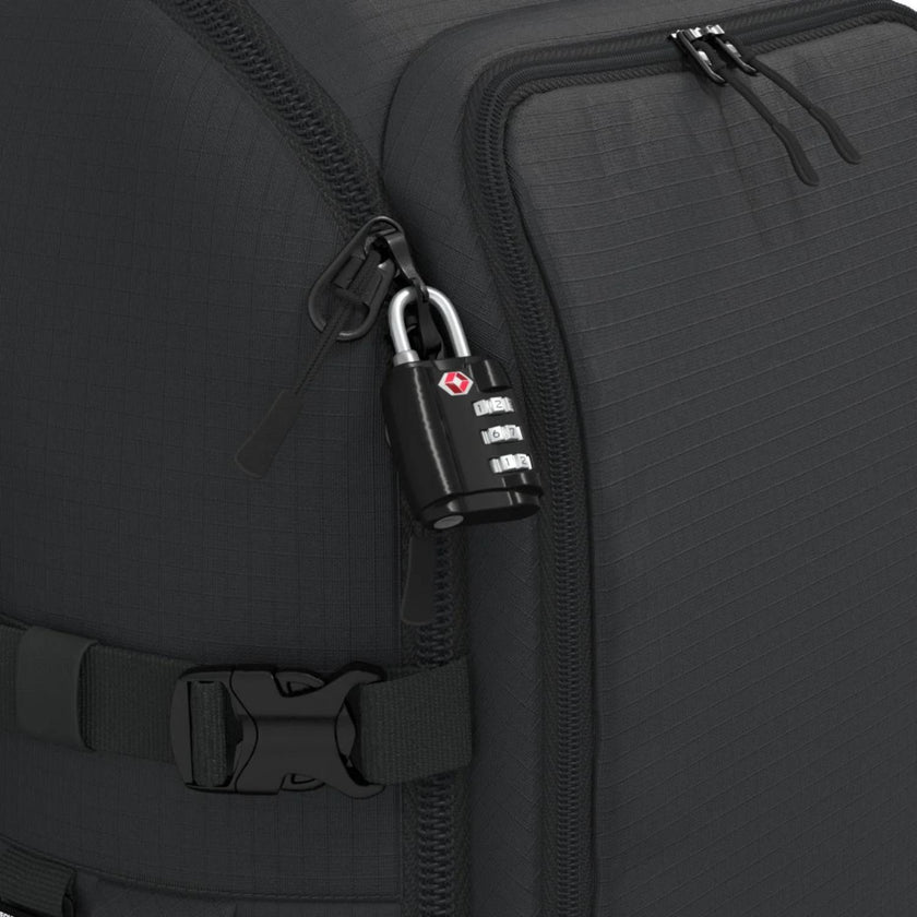 Cabin Zero Reistas AD06 42L Absolute Black 1201