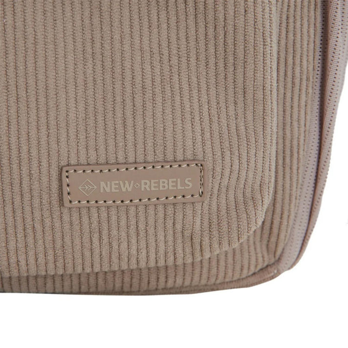 New Rebels Rugzak 51.1542 Juno Taupe 39 New Rebels Rugzak 51.1542 Juno Taupe 39