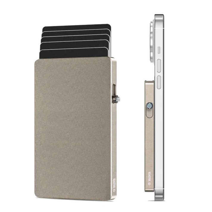Valenta Pasjeshouder Cardprotector MagSafe Aluminum Naturel Titanium Valenta Pasjeshouder Cardprotector MagSafe Aluminum Naturel Titanium