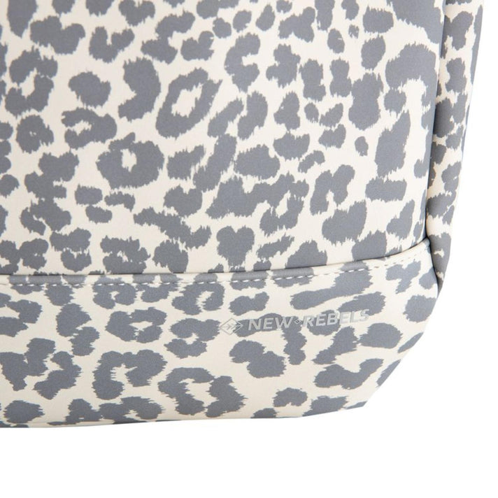 New Rebels Laptoprugzak 51.1526 Miami Leopard Beige 06 New Rebels Laptoprugzak 51.1526 Miami Leopard Beige 06