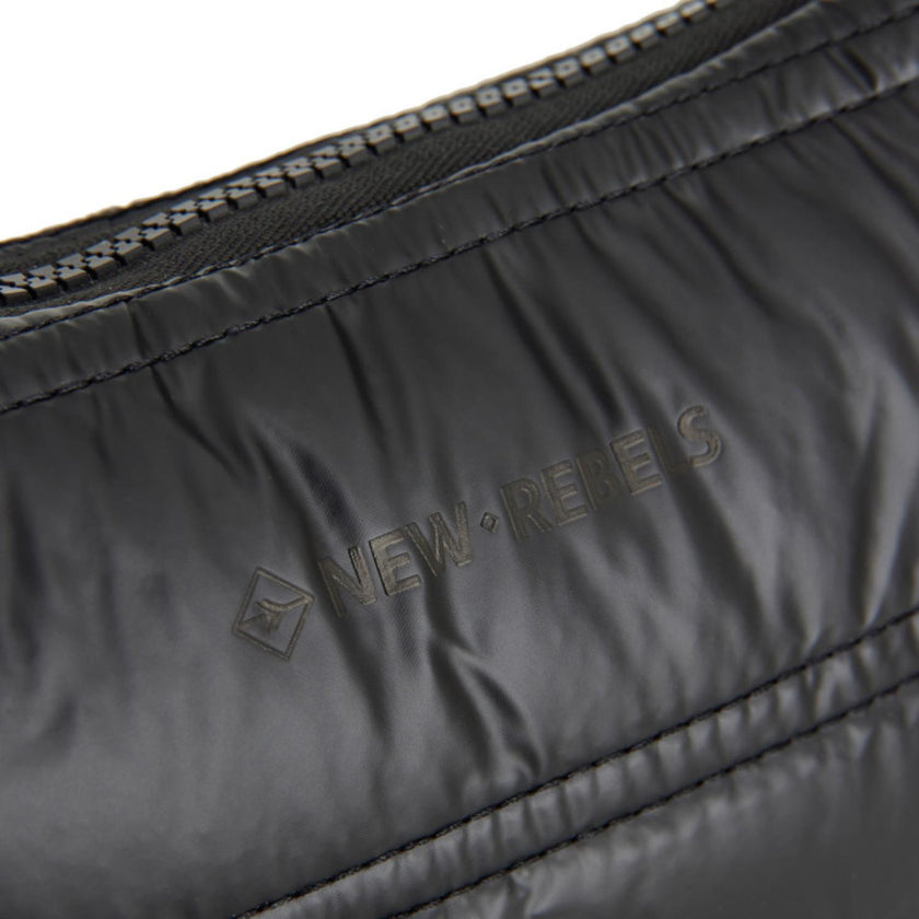 New Rebels Tas 41.1386 Beckley Puff Black 00