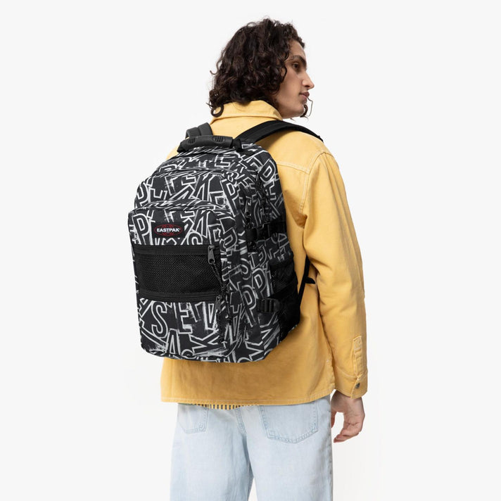 Eastpak Laptoprugzak Suplyer EK0A5BIL 2O0 EP Letters black Eastpak Laptoprugzak Suplyer EK0A5BIL 2O0 EP Letters black