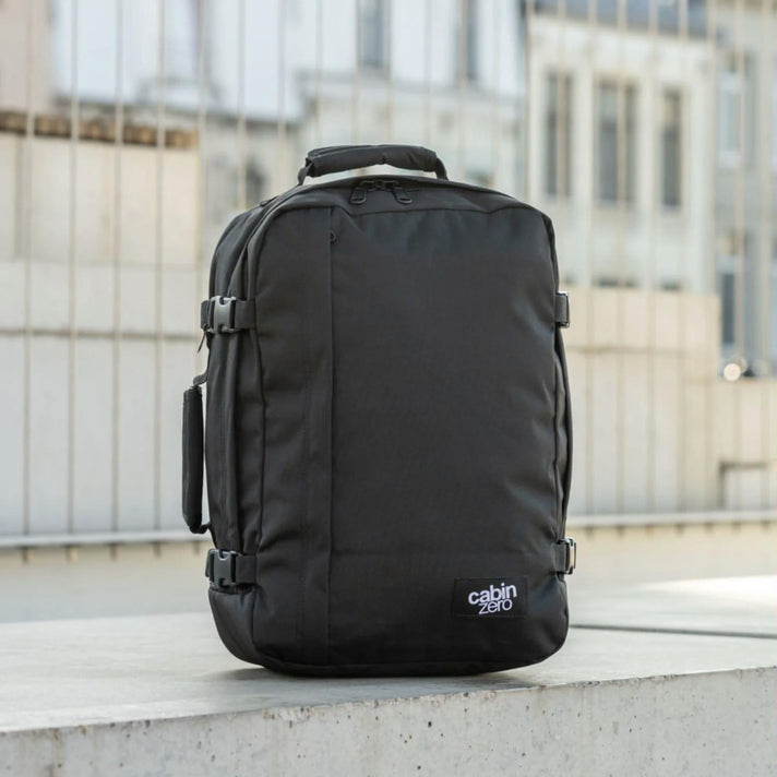 Cabin Zero Reistas CZ17 Class 36 ltr Absolute Black 1201 Cabin Zero Reistas CZ17 Class 36 ltr Absolute Black 1201