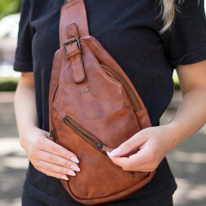 Bear Design Crossbody CL41029 Daley Cognac Bear Design Crossbody CL41029 Daley Cognac
