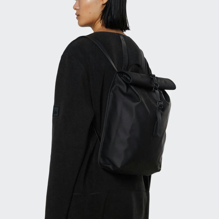Rains Rugzak 1361 Rolltop Mini 01 Black Rains Rugzak 1361 Rolltop Mini 01 Black