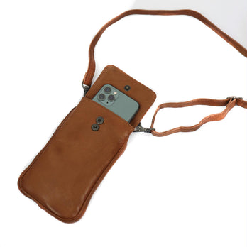Bear Design Telefoontasje CP2106 Ahana Cognac Bear Design Telefoontasje CP2106 Ahana Cognac