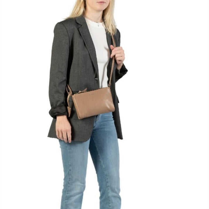 Burkely Tas 1000304 Crossbody Zip 25 Taupe Burkely Tas 1000304 Crossbody Zip 25 Taupe