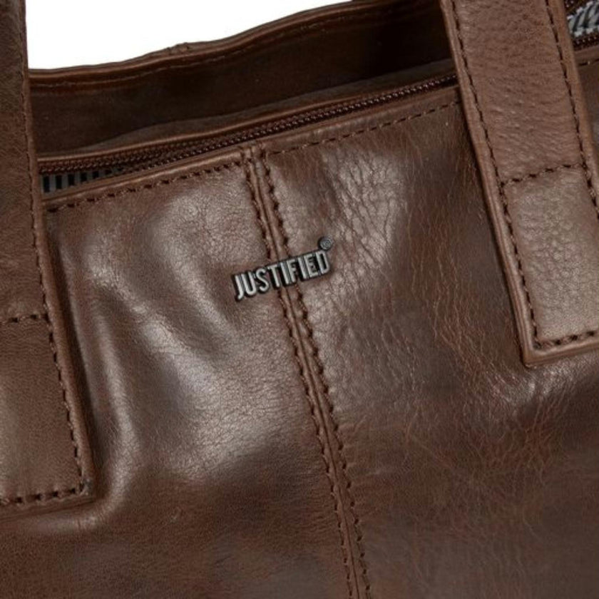 Justified Tas 10.0072 Nynke Brown