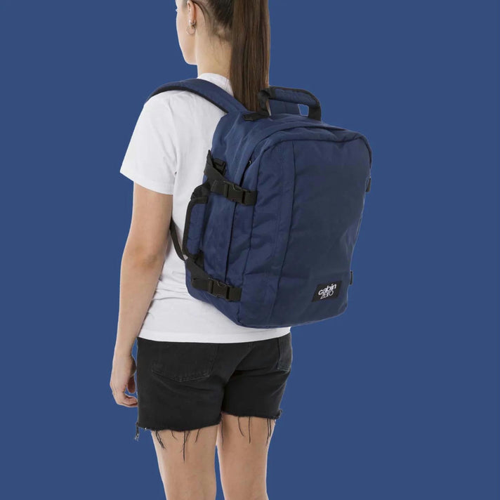 Cabin Zero Reistas CZ08 Mini 28Ltr Navy 1205 Cabin Zero Reistas CZ08 Mini 28Ltr Navy 1205
