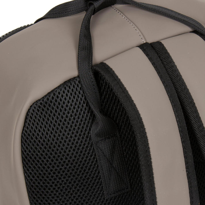 New Rebels Laptoprugzak 51.1195 Chicago Taupe 39 New Rebels Laptoprugzak 51.1195 Chicago Taupe 39