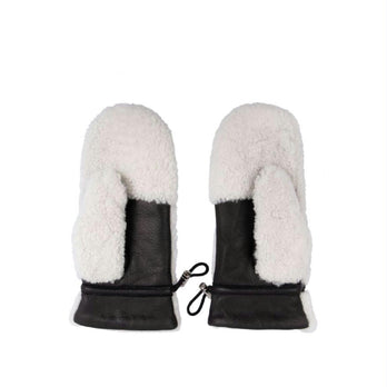 Cowboysbag Wanten 3327 Silton White/Black Cowboysbag Wanten 3327 Silton White/Black