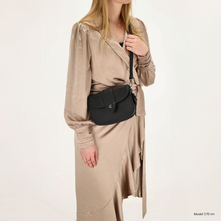 Charm Crossbody W00939 Zwart 001