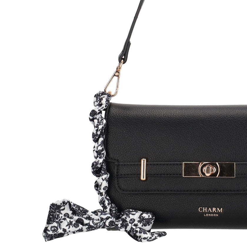 Charm Tasje klep W01438 The Hamptons Zwart 001