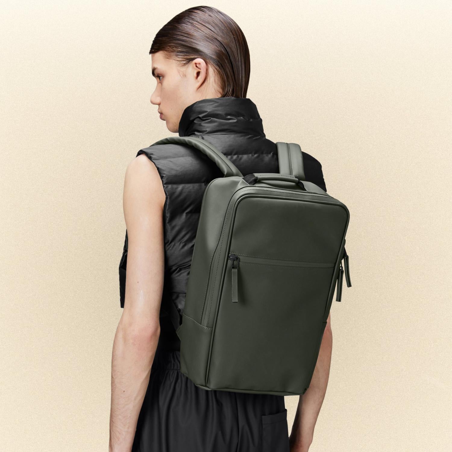 RAINS Rugzak, waterdichte rugzak voor dames en heren, laptoptas voor werk of reizen, Groen, Regular, Eigentijds RAINS Rugzak, waterdichte rugzak voor dames en heren, laptoptas voor werk of reizen, Groen, Regular, Eigentijds