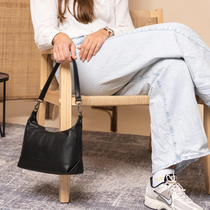 Chesterfield Tas C48.1381 Christie Zwart 00