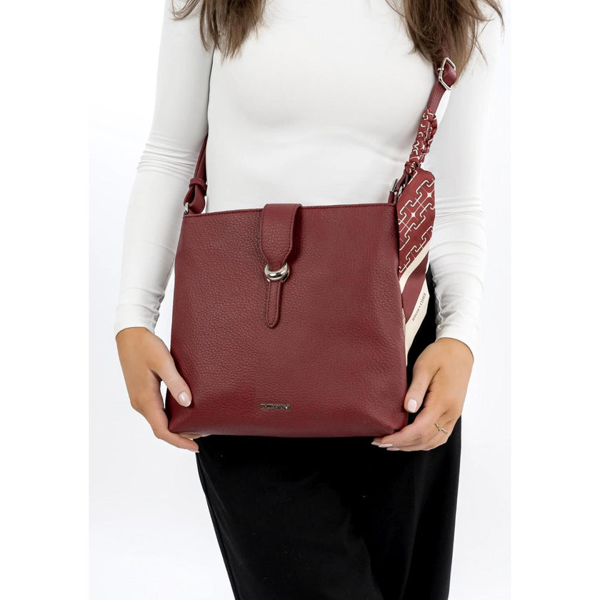 Emily & Noah Tas 65260 Hasina Red 600