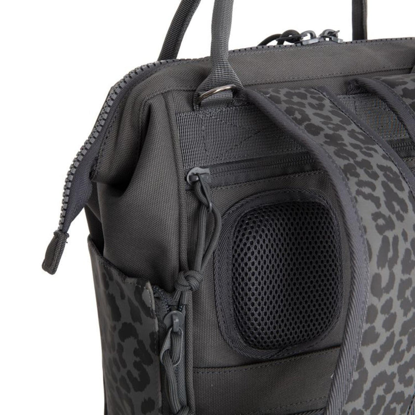 New Rebels Rugzak 51.1528 Weverly Leopard Black 00